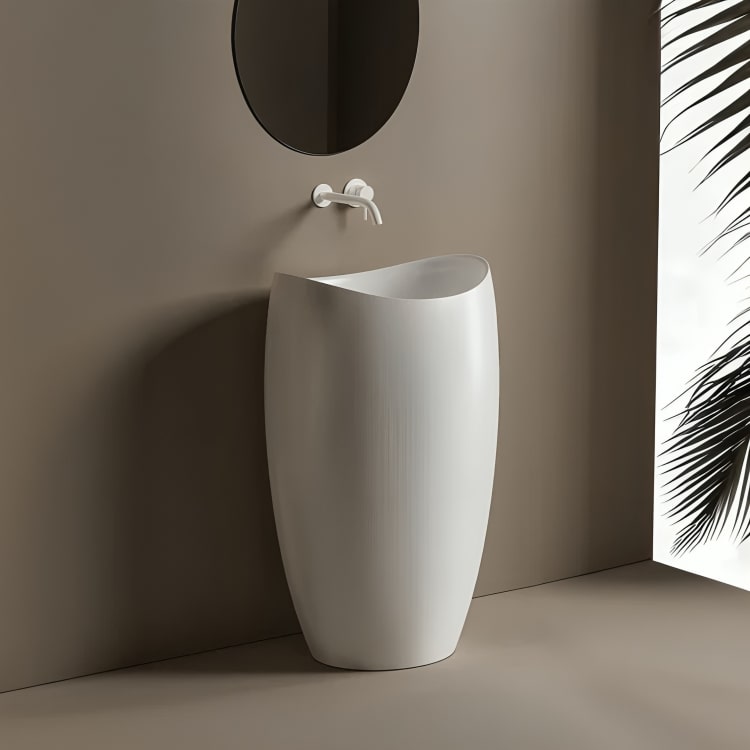 Descubre el Lavabo de Pedestal Gravelle, una pieza de lujo en cerámica premium. Resistente, elegante y diseñado para grifería de pared. Calidad certificada.
SKU: WS-065A
