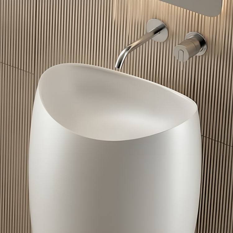 Descubre el Lavabo de Pedestal Gravelle, una pieza de lujo en cerámica premium. Resistente, elegante y diseñado para grifería de pared. Calidad certificada.
SKU: WS-065A