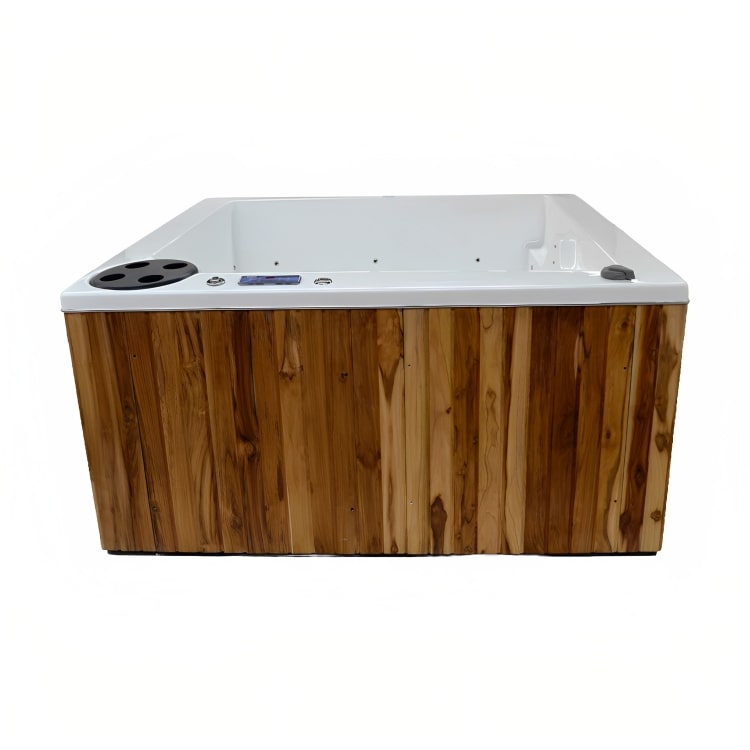 Spa de exterior Fiji compacto con hidromasaje, cromoterapia, calefacción y gabinete de teca. Disponible en Todo Para tu Baño. Solicita instalación.