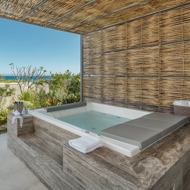 Tina de hidromasaje para 4 personas con cascada gigante, doble motor y 11 jets. Confort y elegancia. ¡Adquiérela en Todo Para tu Baño!