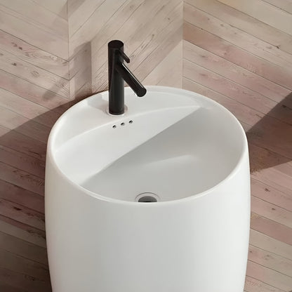 El Lavabo de Pedestal Constanza combina lujo y funcionalidad. Cerámica premium con certificaciones internacionales, ideal para grifería de pared.

SKU: WS-057B