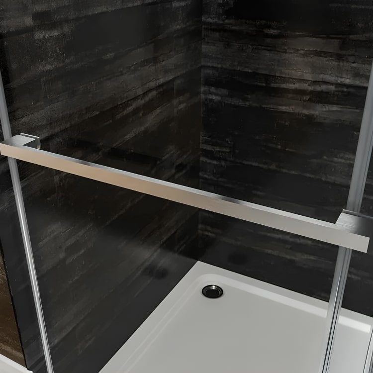 Puerta de ducha Praga sin marco, con vidrio templado de 8 mm y riel guía de aluminio. Sistema de puertas corredizas dobles, poleas silenciosas y nanovidrio anti-manchas.

SKU: BP42P2