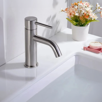 Llave monomando Thames: Material resistente, entrada y salida fría, y tecnología de ahorro de agua. Funcionalidad y estilo para baños o cocinas. ¡Conócelo ahora!

SKU: AZ6011