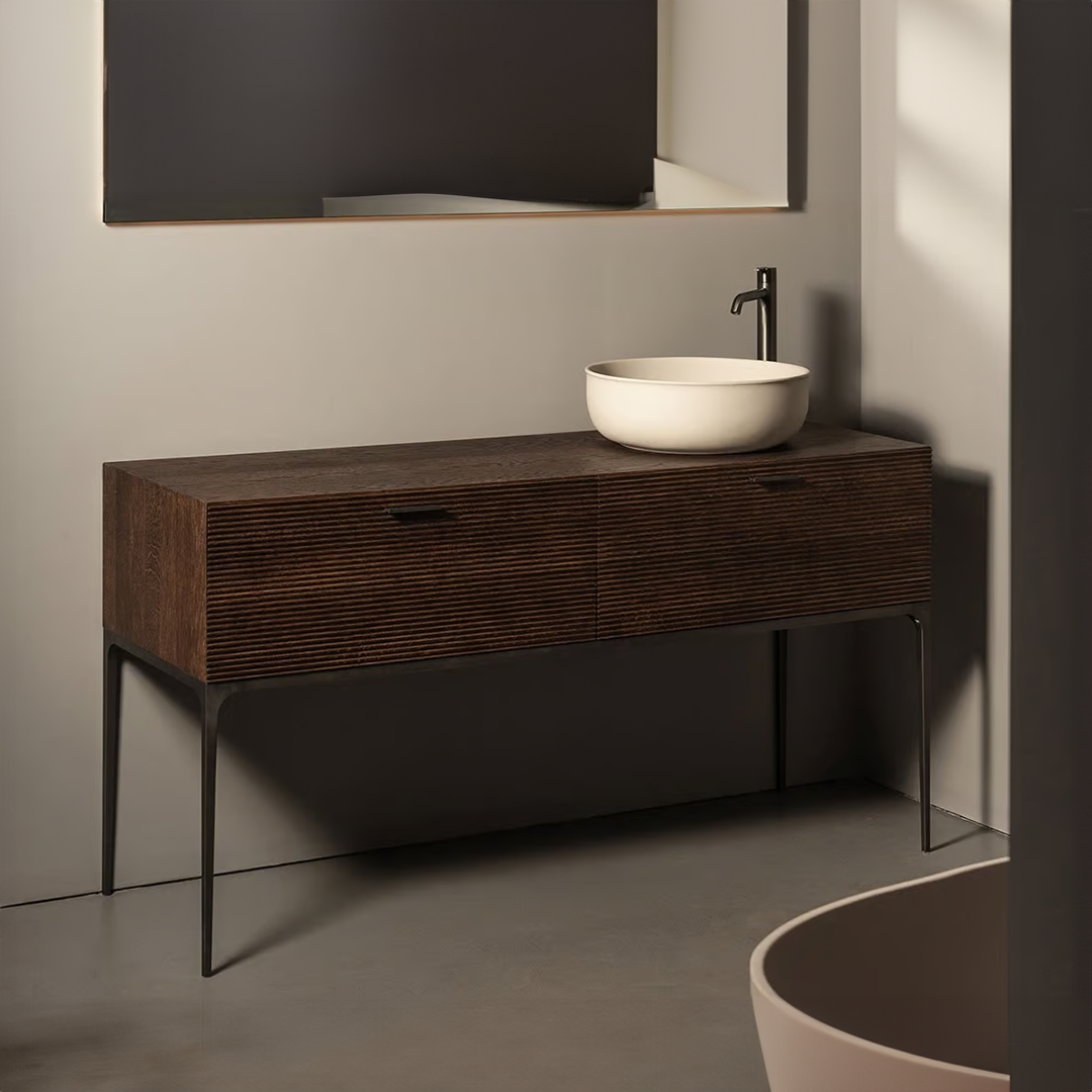 Mueble de baño Industrial

Diseño en color nogal, lavabo negro mate y materiales premium certificados. Sofisticación y funcionalidad para baños modernos.

KL810883-120