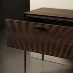 Mueble de baño Tintoretto

Diseño en color nogal, lavabo negro mate y materiales premium certificados. Sofisticación y funcionalidad para baños modernos.

KL810883-120